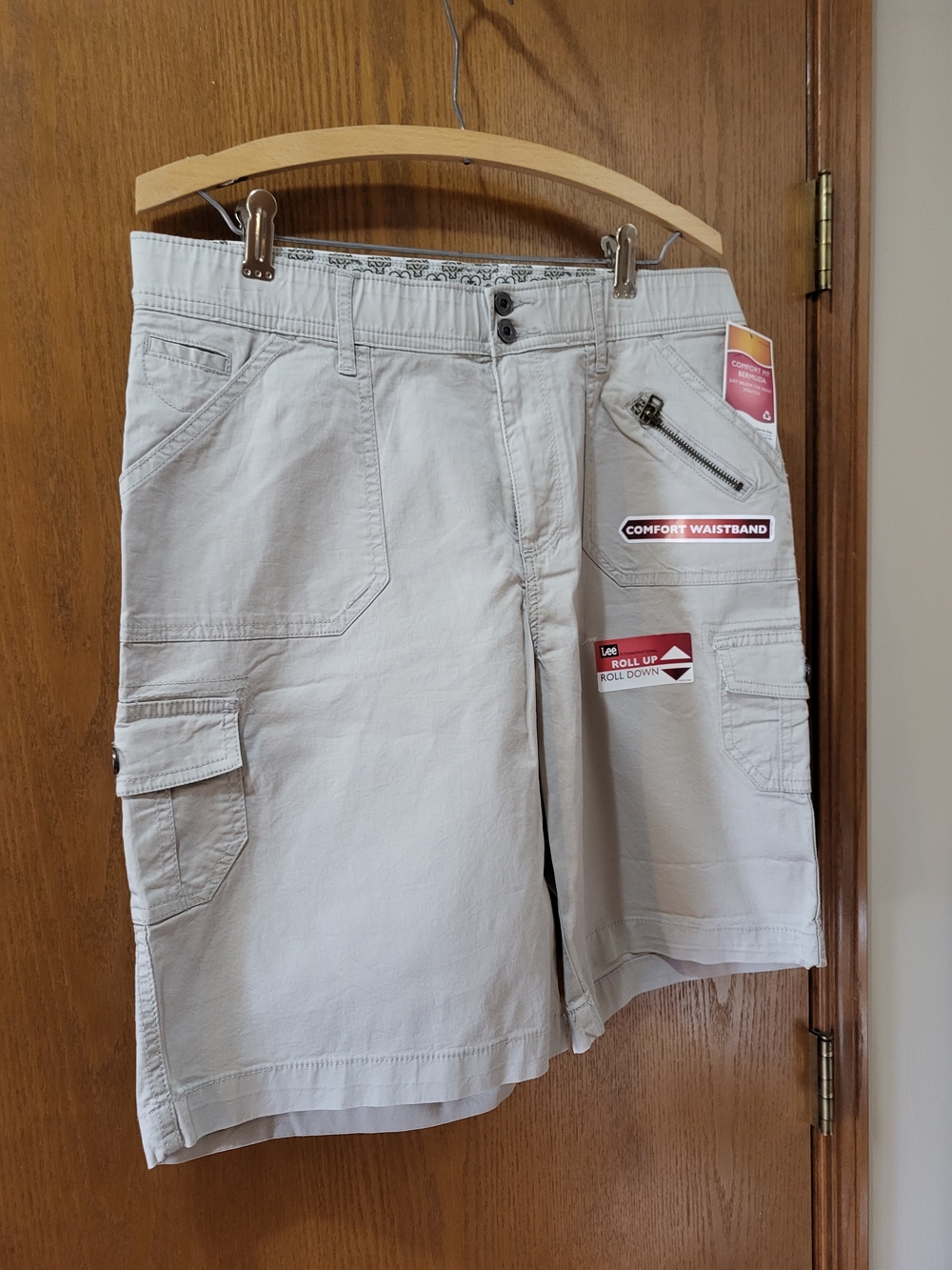 Lee Bermuda Sand Color Shorts